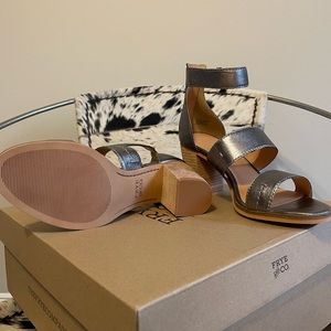 Bryn Stitch Sandals